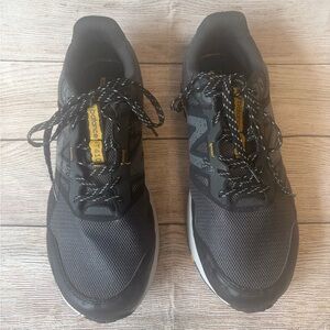 New Balance Men's Black Running Shoes size 13, 
4E width!
